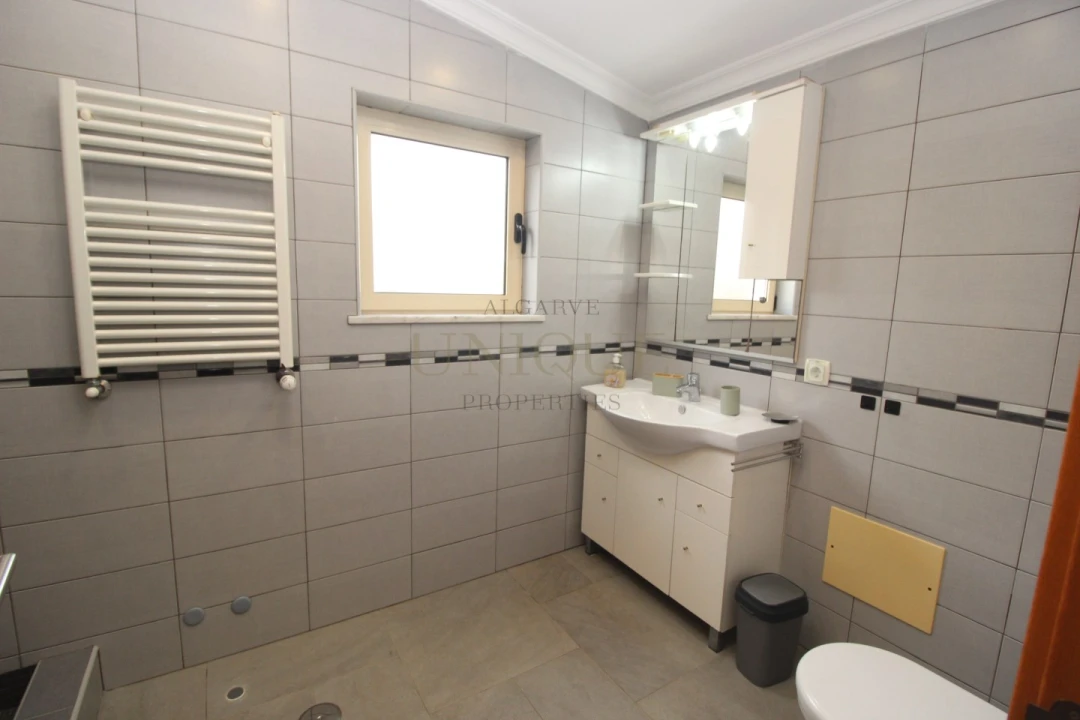 Moradia T4 para Venda em Lagos (São Sebastião e Santa Maria) Foto 13