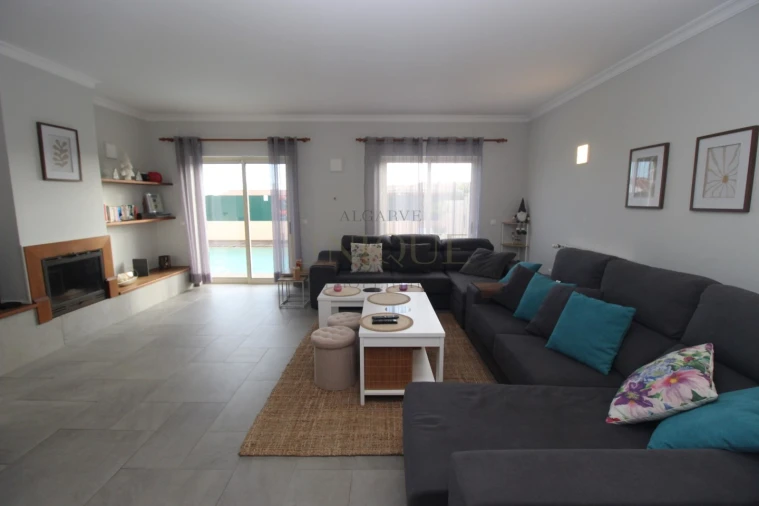 Moradia T4 para Venda em Lagos (São Sebastião e Santa Maria) Foto 3