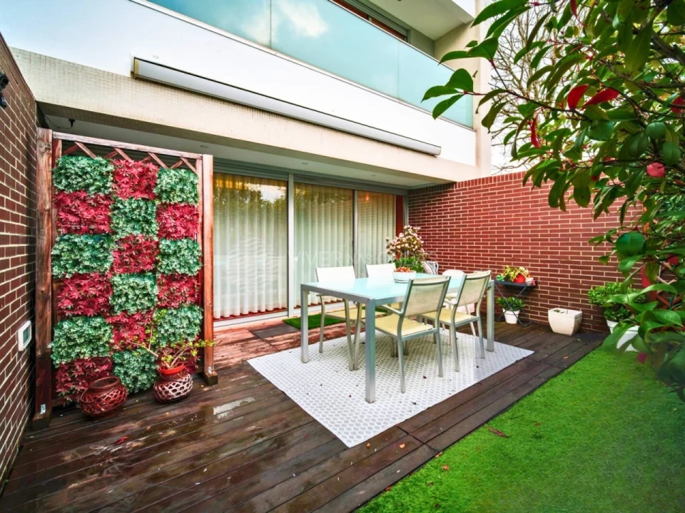 Moradia T4 para Venda em Milheiros Foto 6