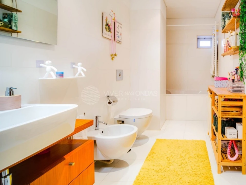 Moradia T4 para Venda em Milheiros Foto 30