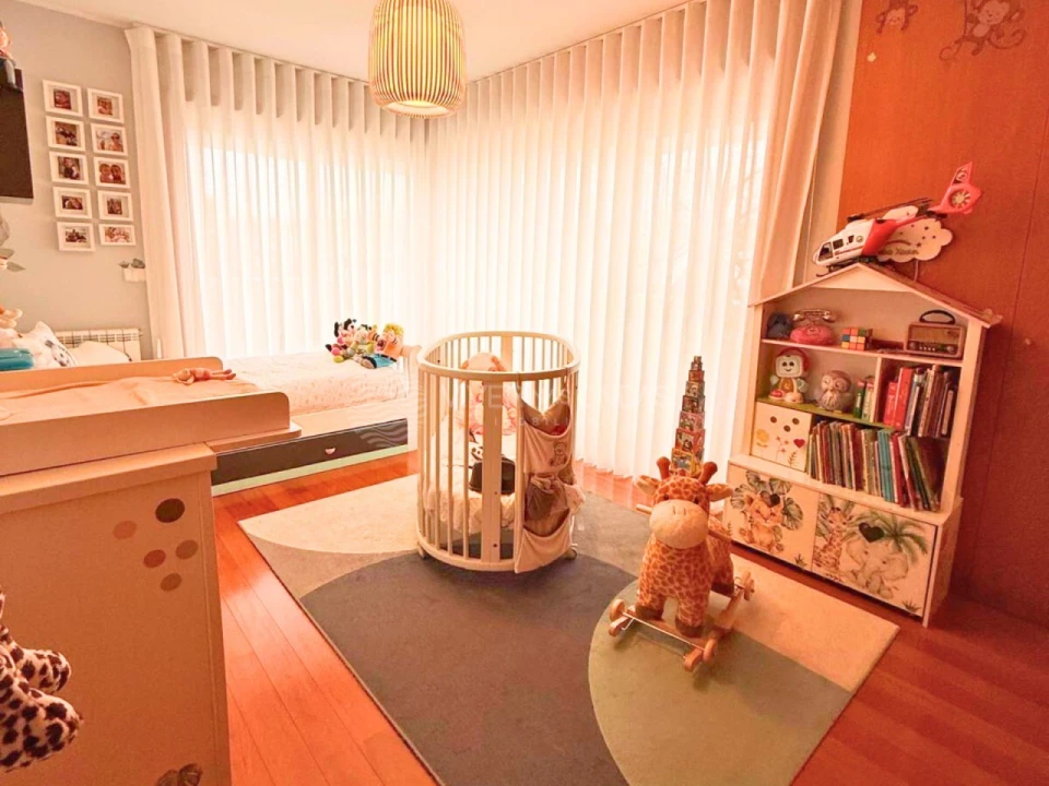 Moradia T4 para Venda em Milheiros Foto 19