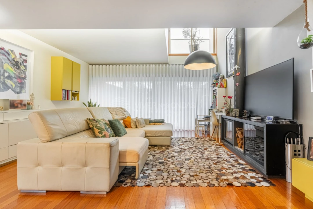 Moradia T4 para Venda em Milheiros Foto 2