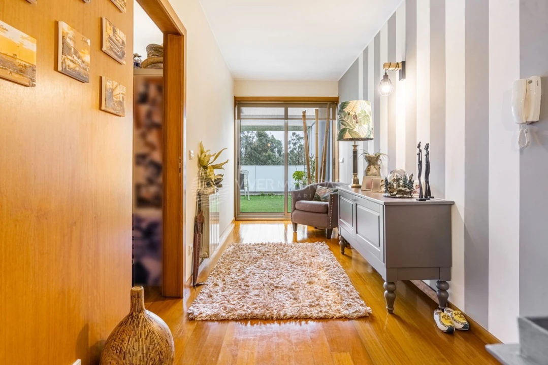 Moradia T4 para Venda em Milheiros Foto 12