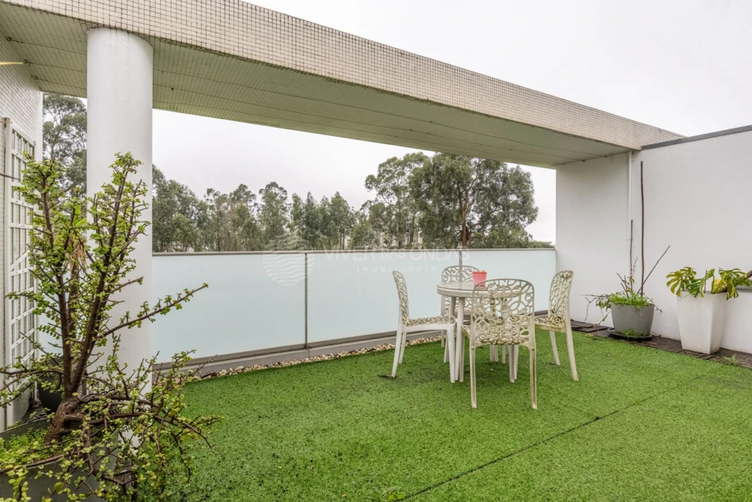 Moradia T4 para Venda em Milheiros Foto 18