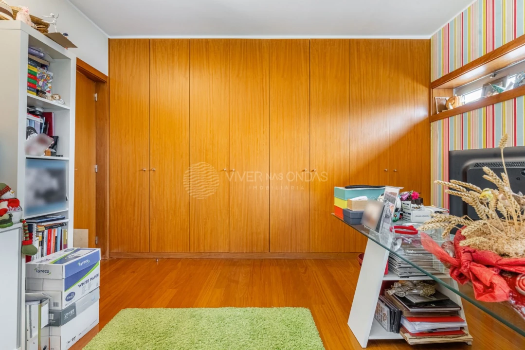 Moradia T4 para Venda em Milheiros Foto 20