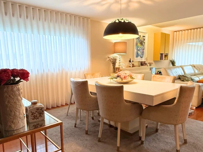 Moradia T4 para Venda em Milheiros Foto 3