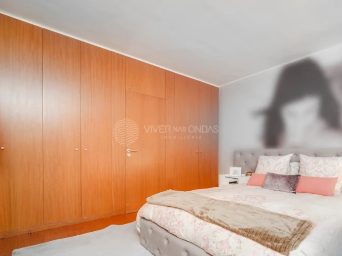 Moradia T4 para Venda em Milheiros Foto 17