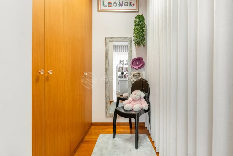 Moradia T4 para Venda em Milheiros Foto 25