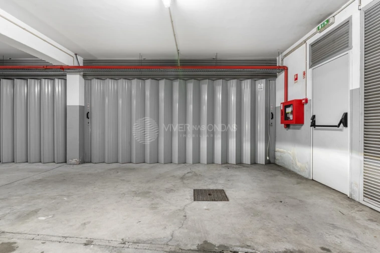 Moradia T4 para Venda em Milheiros Foto 37