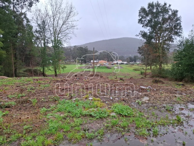 Terreno para Venda em Vilar de Mouros Foto 1