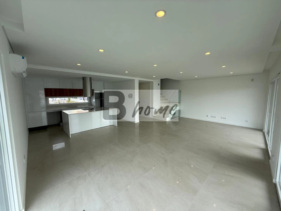 Moradia T3 para Venda em Charneca de Caparica e Sobreda Foto 3