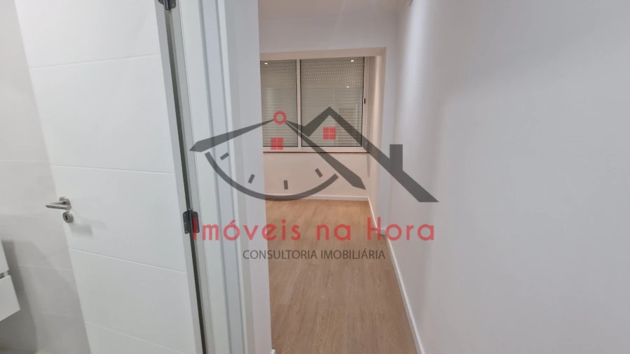 Apartamento T3 para Venda em Queluz e Belas Foto 2
