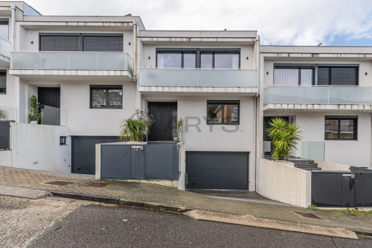 Moradia T3 para Venda em Nogueira, Fraião e Lamaçães