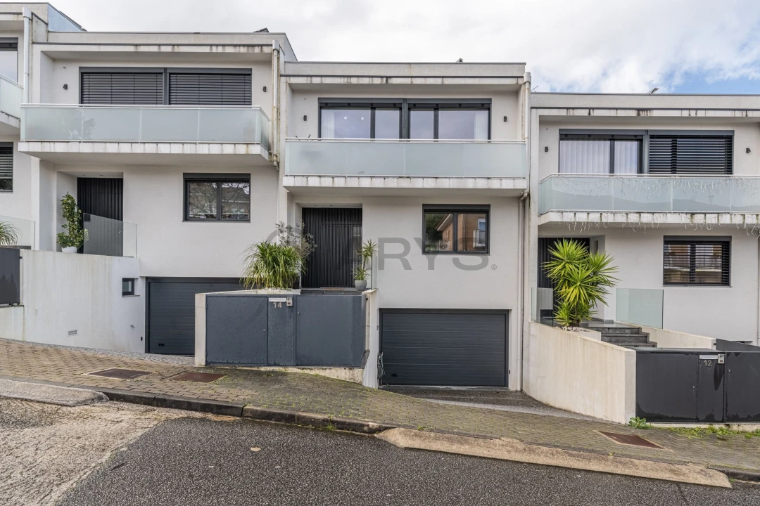 Moradia T3 para Venda em Nogueira, Fraião e Lamaçães Foto 1