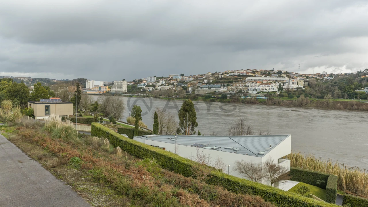 Terreno para Venda em Oliveira do Douro Foto 19