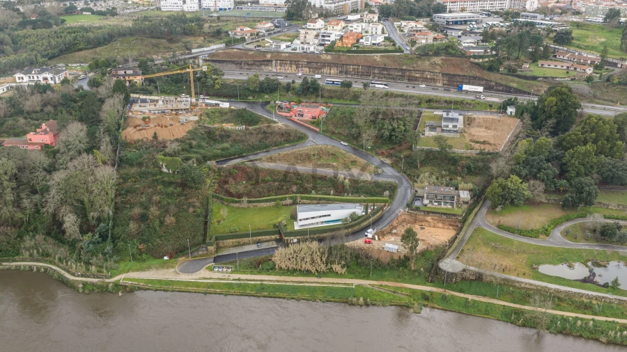 Terreno para Venda em Oliveira do Douro Foto 5