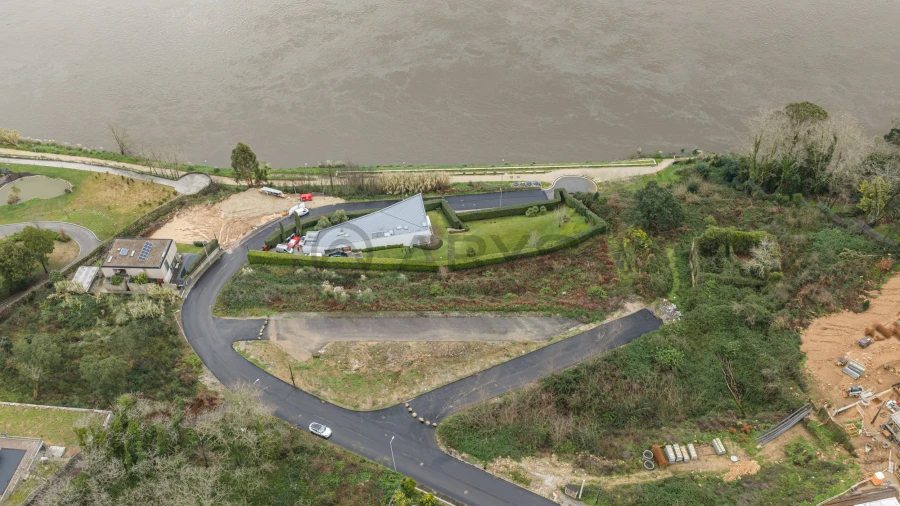 Terreno para Venda em Oliveira do Douro