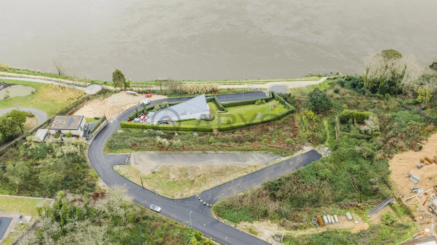 Terreno para Venda em Oliveira do Douro Foto 5