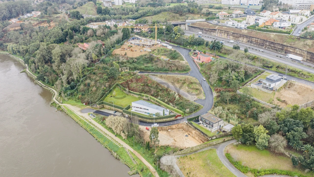 Terreno para Venda em Oliveira do Douro Foto 6