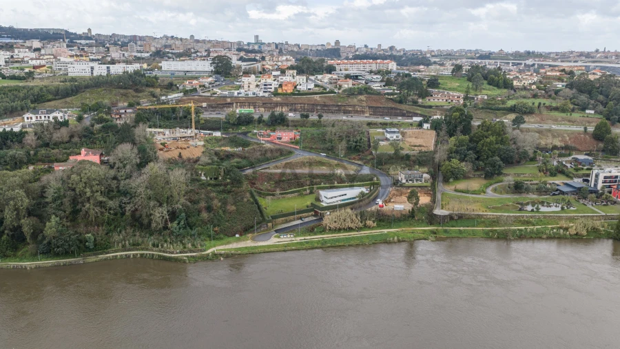 Terreno para Venda em Oliveira do Douro Foto 5