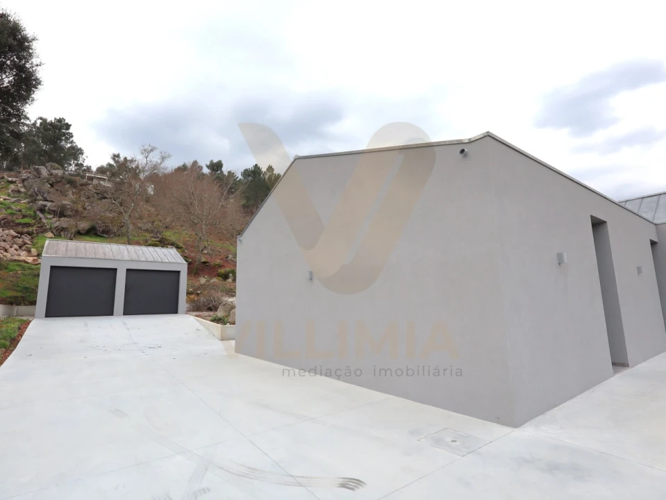 Moradia T3 para Venda em Facha Foto 30