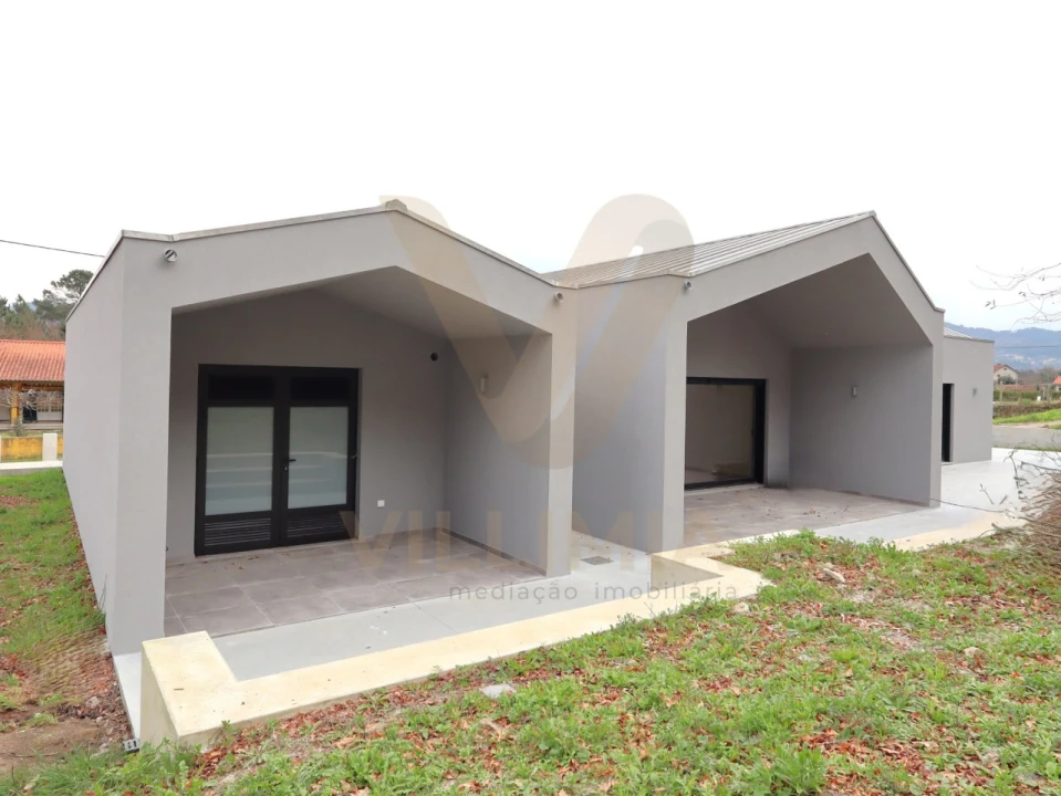 Moradia T3 para Venda em Facha Foto 33