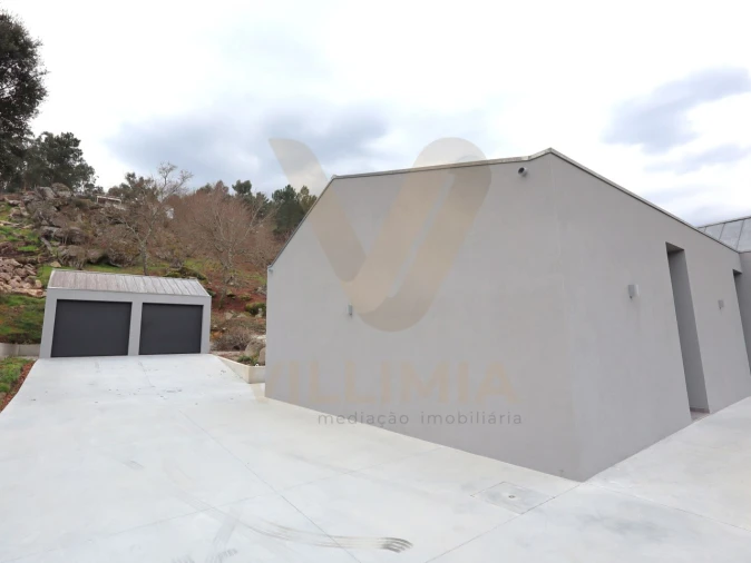 Moradia T3 para Venda em Facha Foto 30