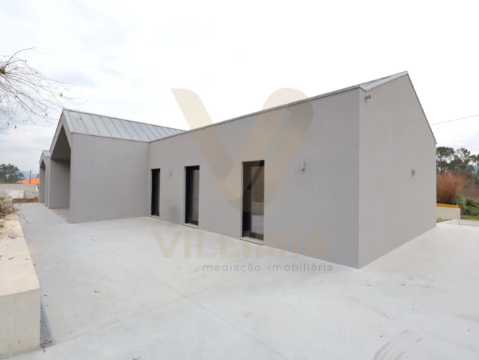 Moradia T3 para Venda em Facha Foto 32