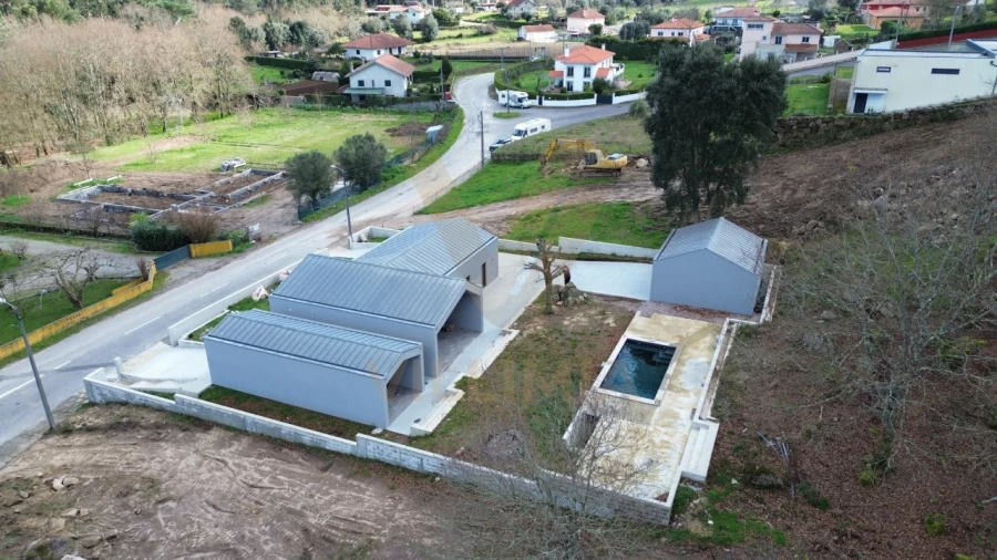 Moradia T3 para Venda em Facha Foto 6