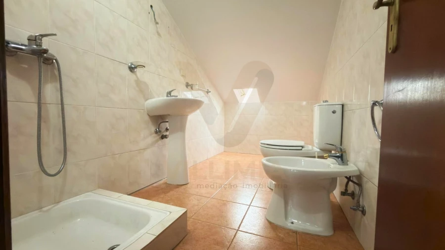 Moradia T5 para Venda em Fontão Foto 23