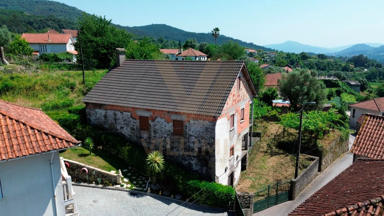 Moradia T3 para Venda em Bárrio e Cepões Foto 3