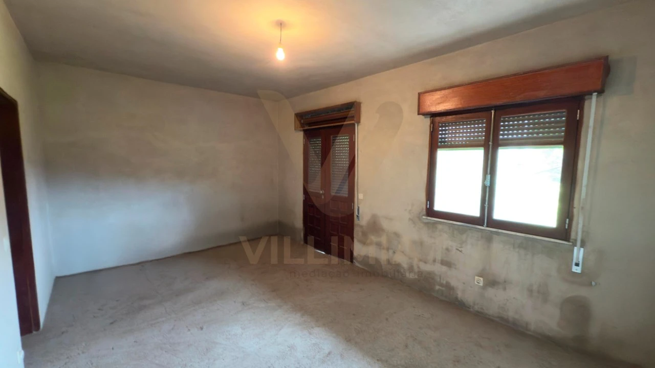 Moradia T3 para Venda em Bárrio e Cepões Foto 13