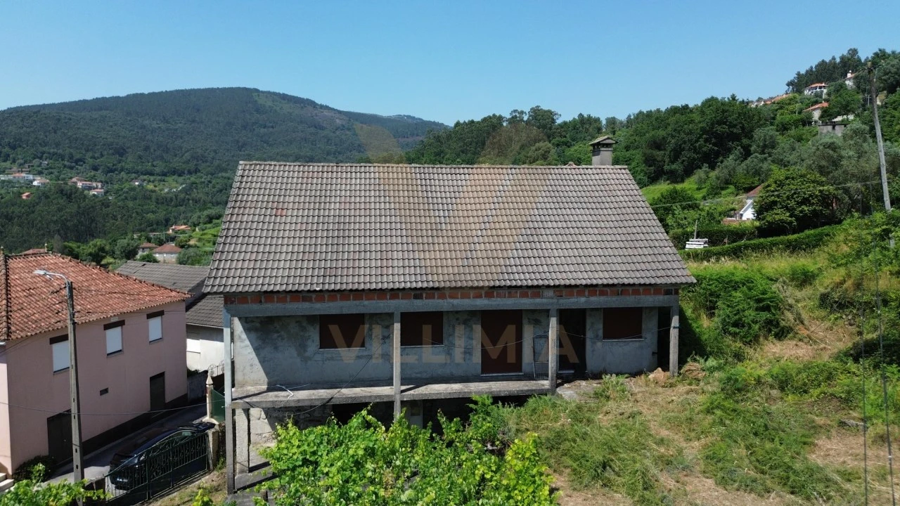 Moradia T3 para Venda em Bárrio e Cepões Foto 17