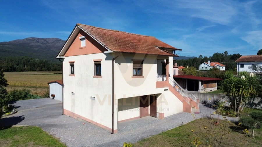 Moradia T3 para Venda em Cabração e Moreira do Lima Foto 1