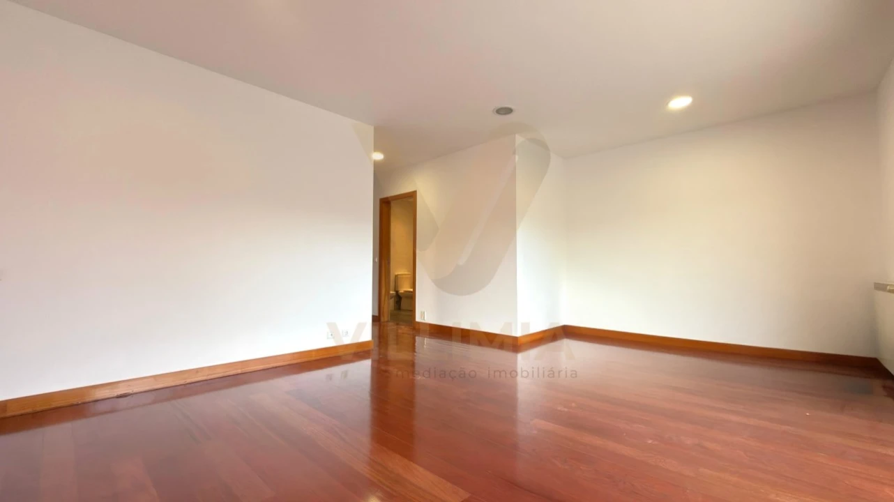 Moradia T3 para Venda em Perre Foto 18