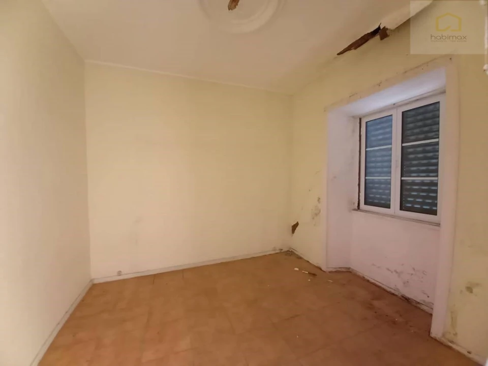 Moradia T6 para Venda em Pico da Pedra Foto 4