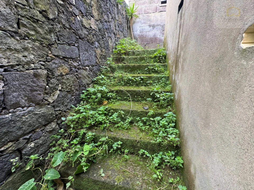 Moradia T6 para Venda em Pico da Pedra Foto 28