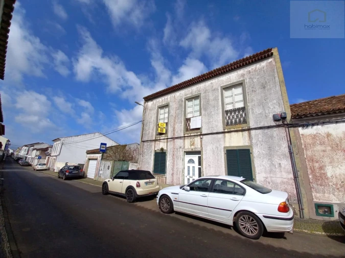 Moradia T6 para Venda em Pico da Pedra Foto 1