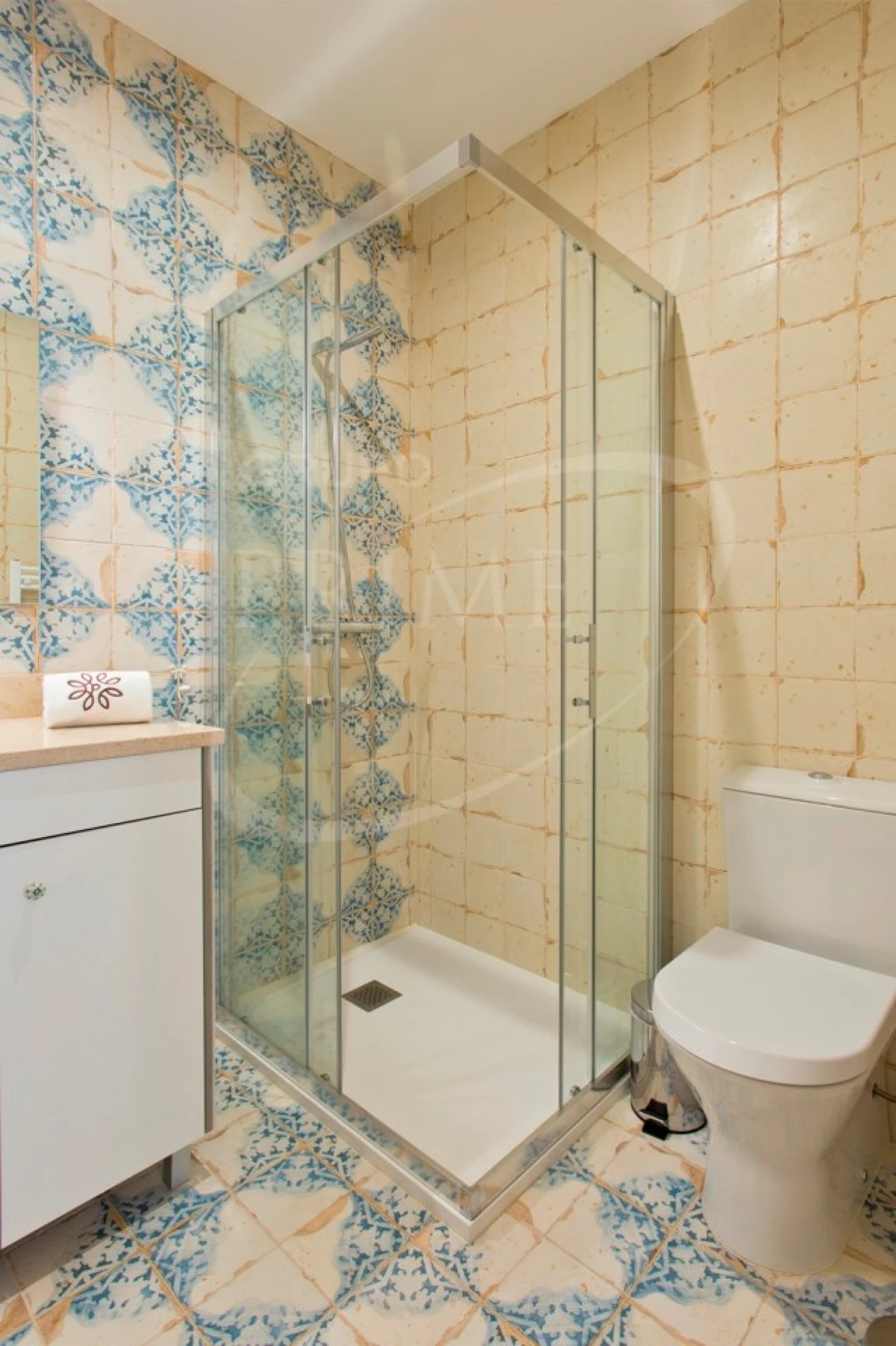 Prédio para Venda em Santa Marinha e São Pedro da Afurada Foto 17