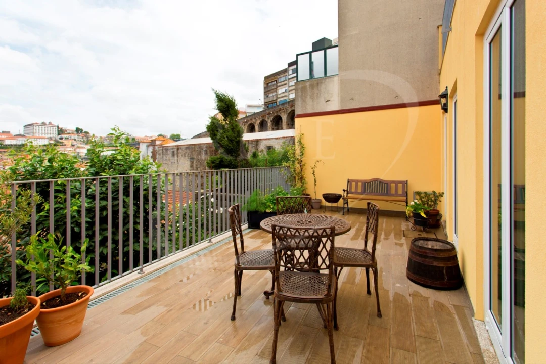 Prédio para Venda em Santa Marinha e São Pedro da Afurada Foto 32