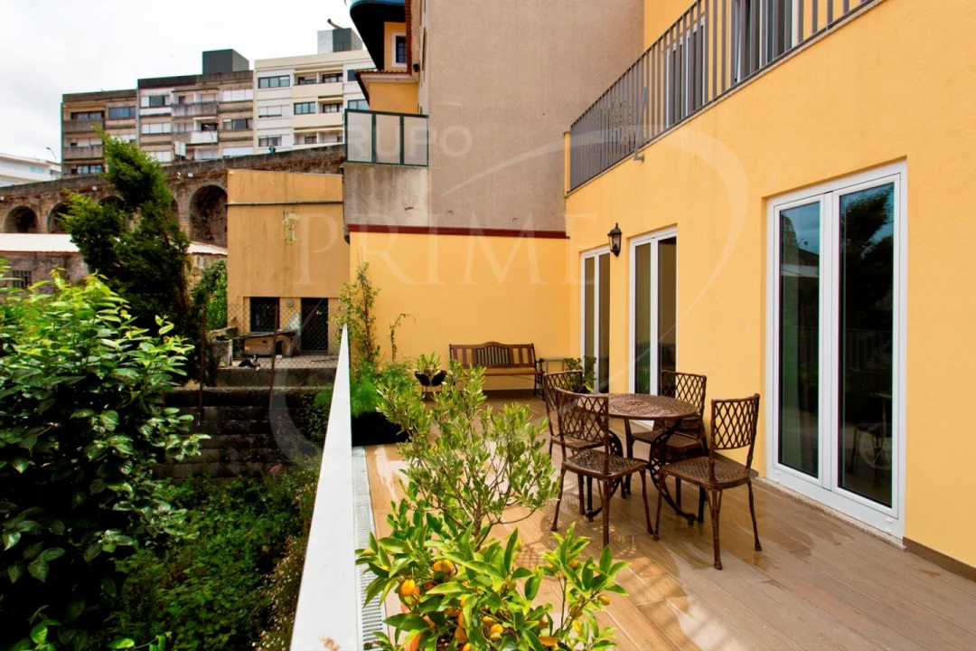 Prédio para Venda em Santa Marinha e São Pedro da Afurada Foto 33