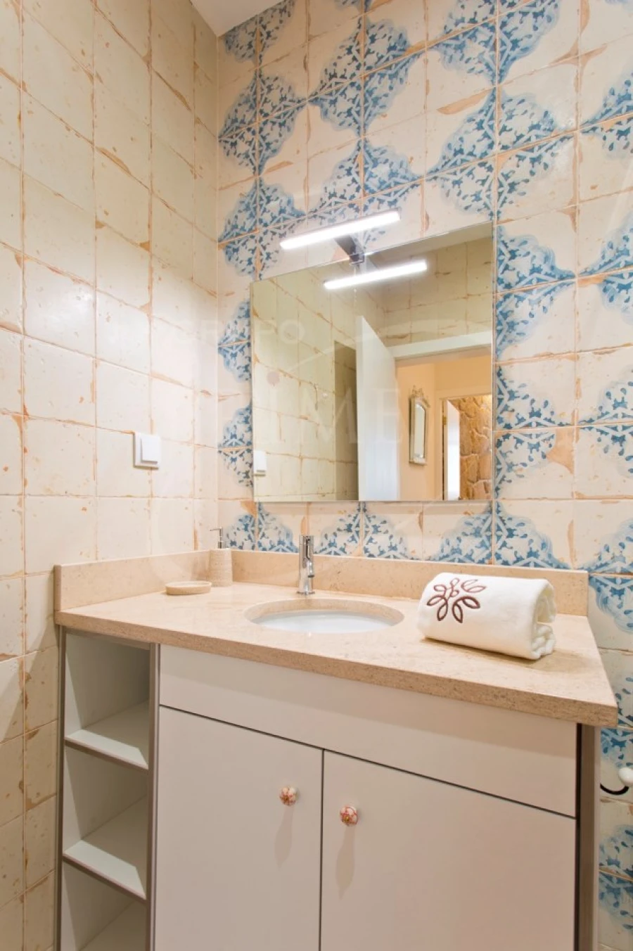 Prédio para Venda em Santa Marinha e São Pedro da Afurada Foto 7