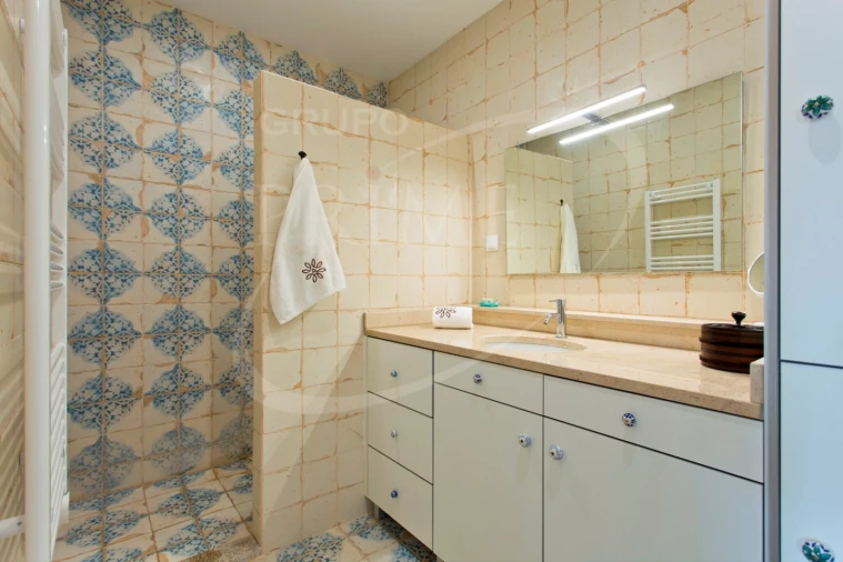 Prédio para Venda em Santa Marinha e São Pedro da Afurada Foto 29