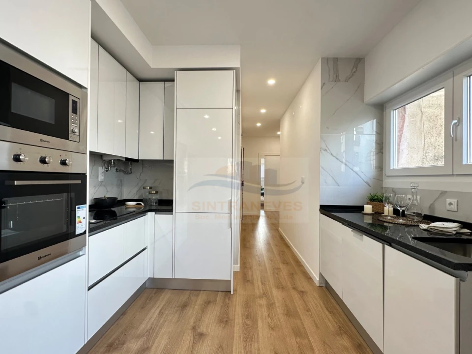 Apartamento T3 para Venda em Benfica Foto 1