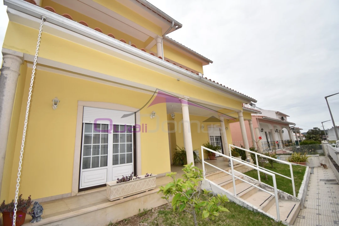 Moradia T4 para Venda em Nossa Sra de Fatima Foto 5