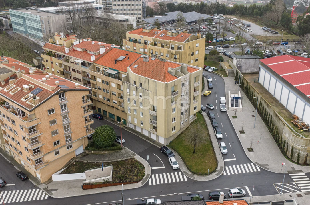 Apartamento T3 para Venda em Mafamude e Vilar do Paraíso Foto 28