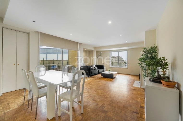 Apartamento T3 para Venda em Mafamude e Vilar do Paraíso Foto 8