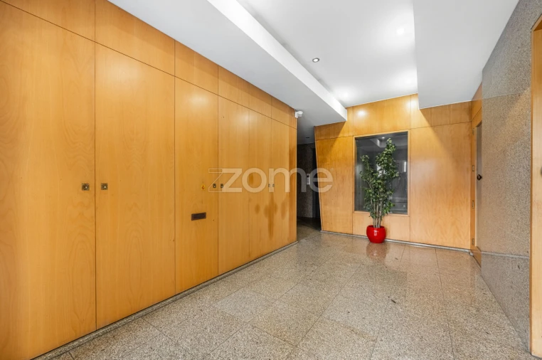 Apartamento T3 para Venda em Mafamude e Vilar do Paraíso Foto 21