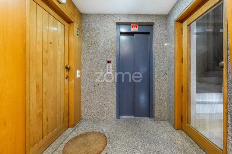 Apartamento T3 para Venda em Mafamude e Vilar do Paraíso Foto 22