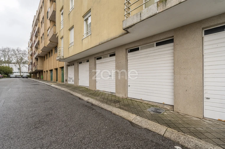 Apartamento T3 para Venda em Mafamude e Vilar do Paraíso Foto 23